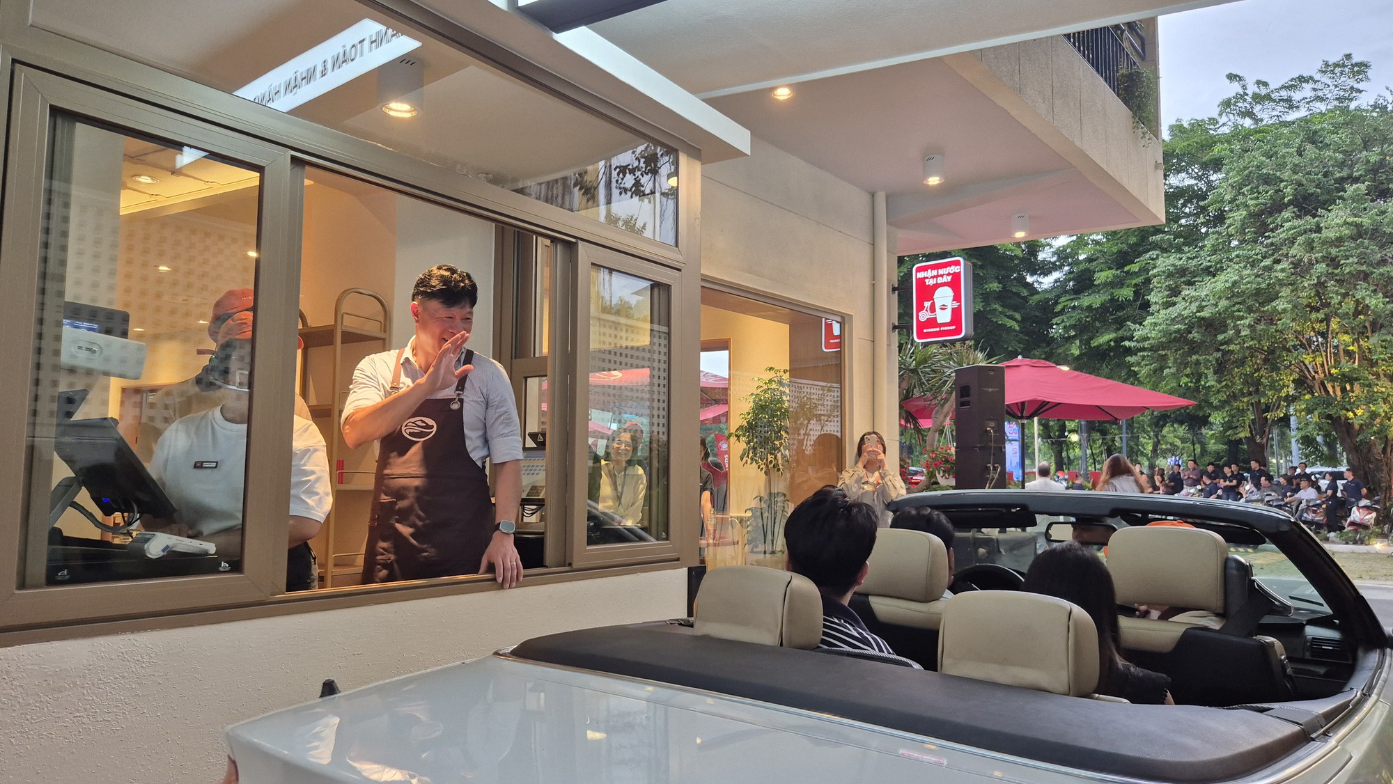 Nhà sáng lập Highlands Coffee thừa nhận Drive-thru “không quá mới mẻ”- Ảnh 1.