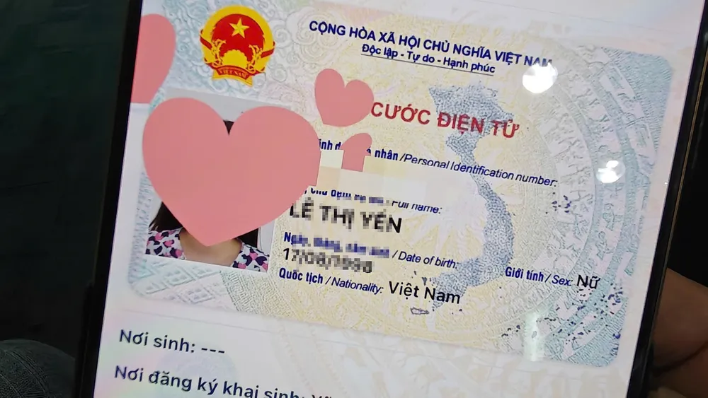 Khoe ảnh căn cước trên VNeID lên mạng là tự tay đưa thông tin cho kẻ xấu- Ảnh 1.