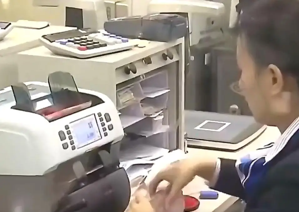 Người đàn ông trình báo hơn 1,3 tỷ chuyển khoản nhầm nhưng ngân hàng bảo không biết, tòa án khẳng định: "Anh không cần trả lại"- Ảnh 1.