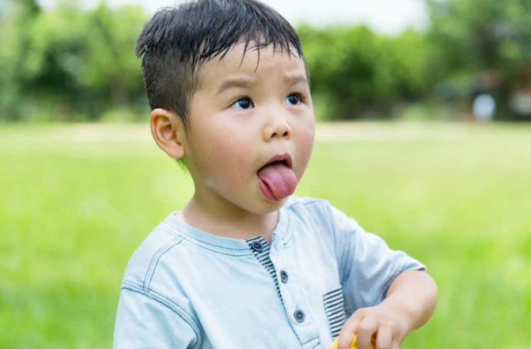 Trẻ có EQ cao không bao giờ dùng 3 “giọng điệu” này khi nói chuyện, nếu con bạn cũng vậy thì xin chúc mừng- Ảnh 1.