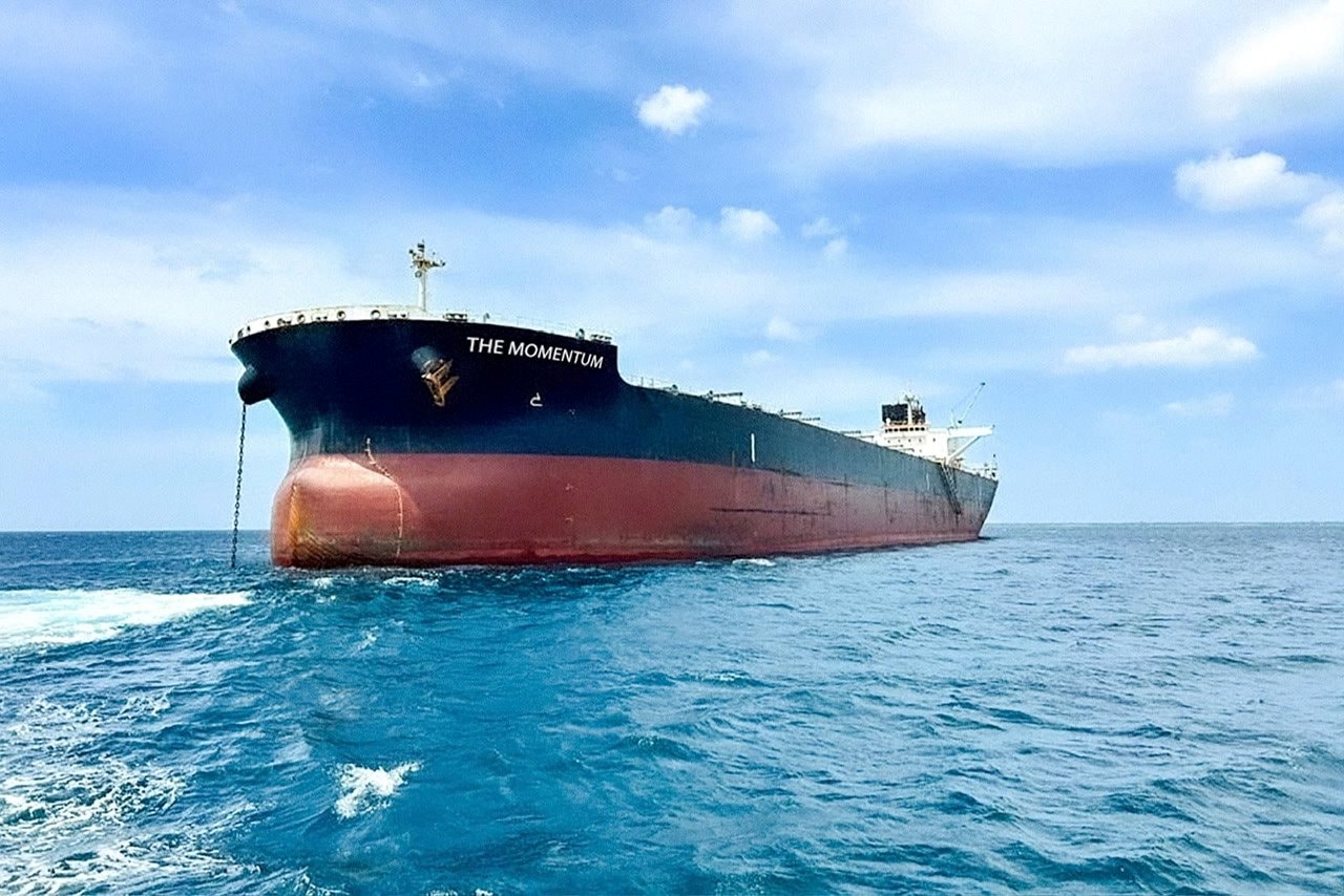 Tỷ phú Trần Đình Long khai thác tàu hàng rời lớn nhất từ trước tới nay, tải trọng 110.000 DWT- Ảnh 1.