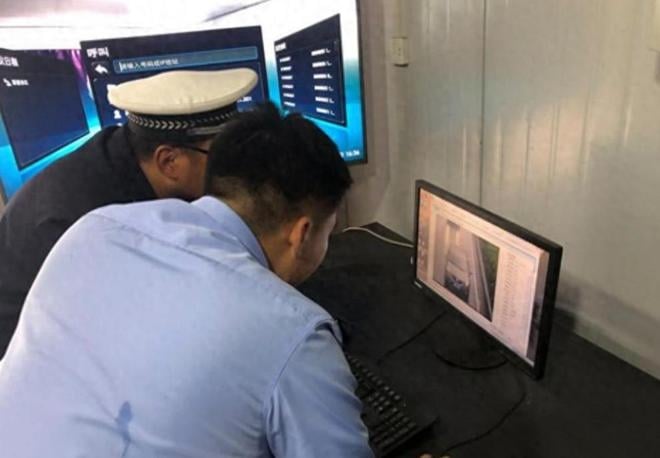 Vừa bị lừa hơn 9,4 tỷ đồng tiền tiết kiệm, người đàn ông vẫn chuyển thêm 2,6 tỷ để cảnh sát bắt kẻ lừa đảo nhưng toà tuyên bố: "Không thể lấy lại tiền"- Ảnh 1. Vừa bị lừa hơn 9,4 tỷ đồng tiền tiết kiệm, người đàn ông vẫn chuyển thêm 2,6 tỷ để cảnh sát bắt kẻ lừa đảo nhưng toà tuyên bố: "Không thể lấy lại tiền"- Ảnh 1.