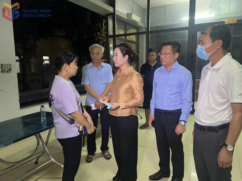 CẬP NHẬT: Còn 5 người mất tích trong vụ đắm tàu trên Vịnh Hạ Long- Ảnh 4.