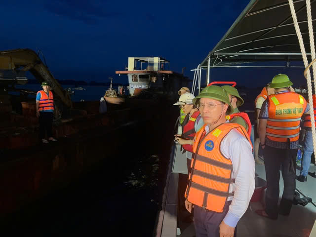 CẬP NHẬT: Còn 5 người mất tích trong vụ đắm tàu trên Vịnh Hạ Long- Ảnh 8.