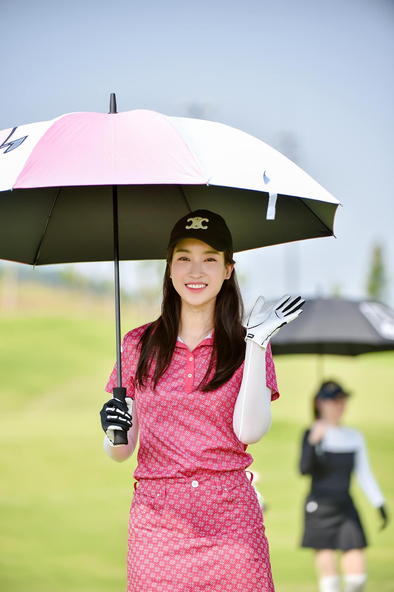 Đỗ Mỹ Linh khoe ảnh chơi môn thể thao quý tộc, nắng gắt cũng không làm lu mờ khí chất Đỗ Mỹ Linh khoe ảnh chơi môn thể thao quý tộc, nắng gắt cũng không làm lu mờ khí chất