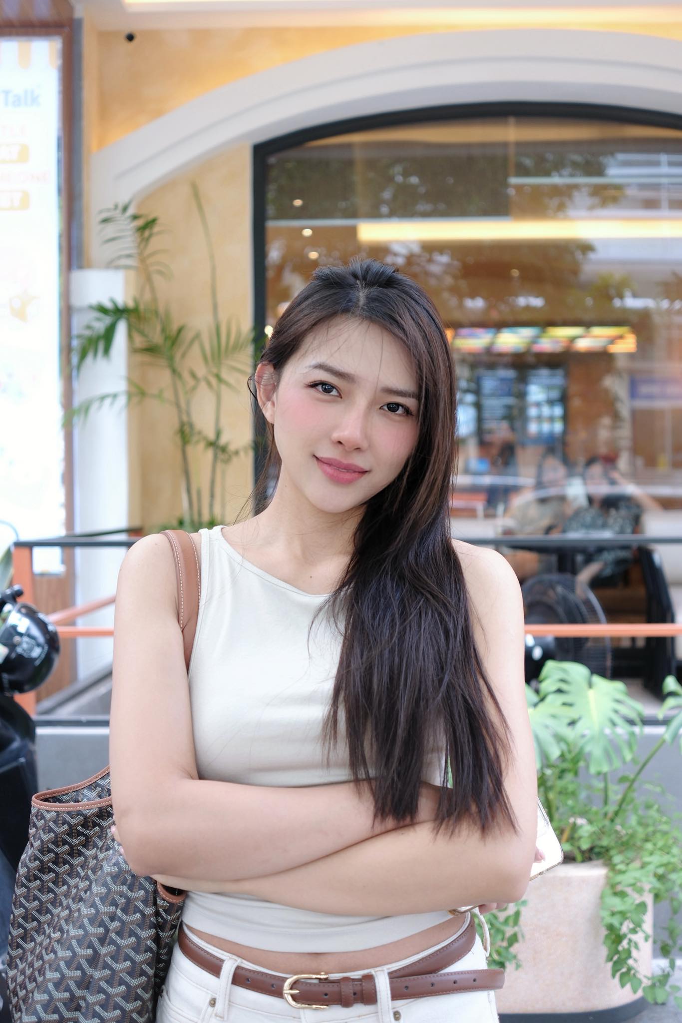 Vợ nhạc sĩ hot hàng đầu Vbiz: "Em đến với chồng vì tài năng, ở lại vì tiền, đồn phải đồn rõ ràng"- Ảnh 3. Vợ nhạc sĩ hot hàng đầu Vbiz: "Em đến với chồng vì tài năng, ở lại vì tiền, đồn phải đồn rõ ràng"- Ảnh 3.