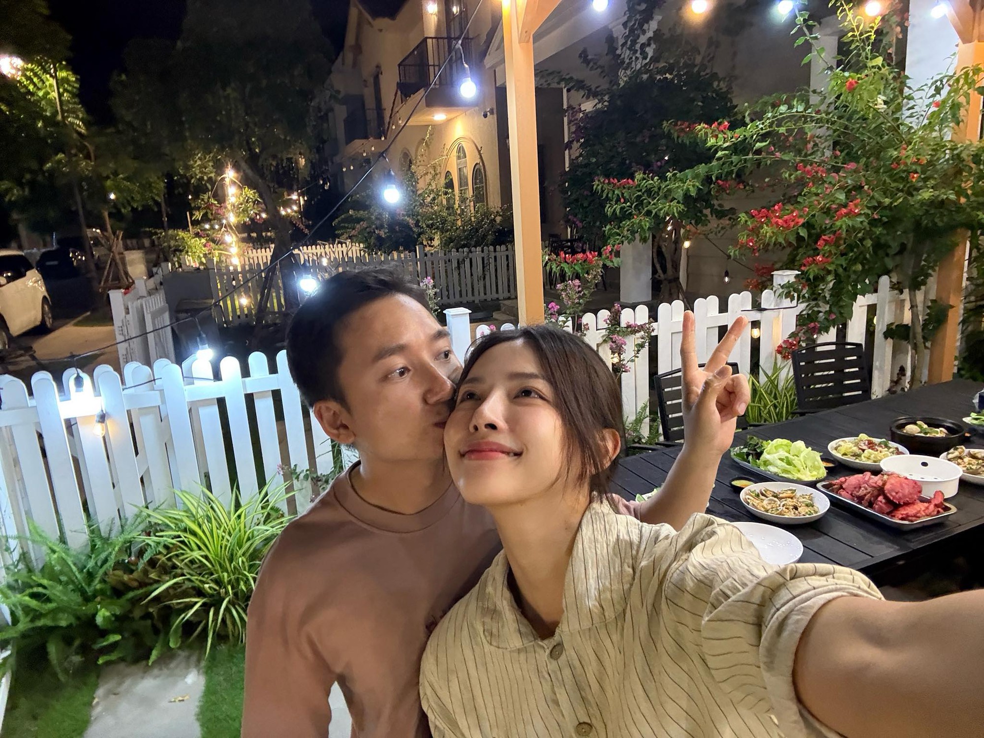 Vợ nhạc sĩ hot hàng đầu Vbiz: "Em đến với chồng vì tài năng, ở lại vì tiền, đồn phải đồn rõ ràng"- Ảnh 2. Vợ nhạc sĩ hot hàng đầu Vbiz: "Em đến với chồng vì tài năng, ở lại vì tiền, đồn phải đồn rõ ràng"- Ảnh 2.