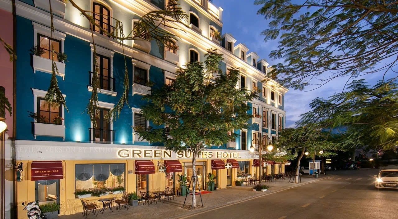 Chủ khách sạn hỗ trợ gia đình nạn nhân vụ lật tàu ở Hạ Long xúc động: "Hàng trăm người tìm đến trong đêm"- Ảnh 3.