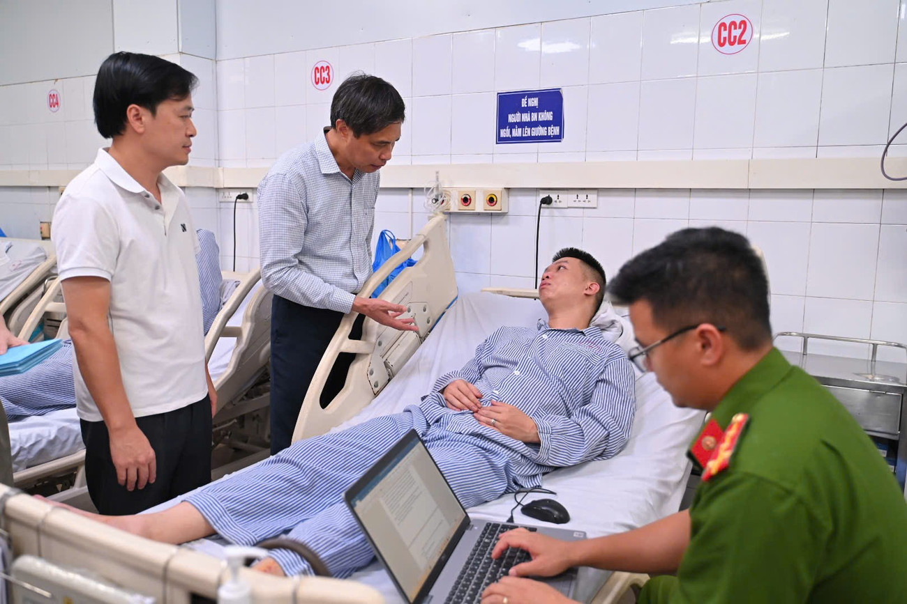 Lời kể của những người sống sót sau vụ lật tàu ở vịnh Hạ Long- Ảnh 3.