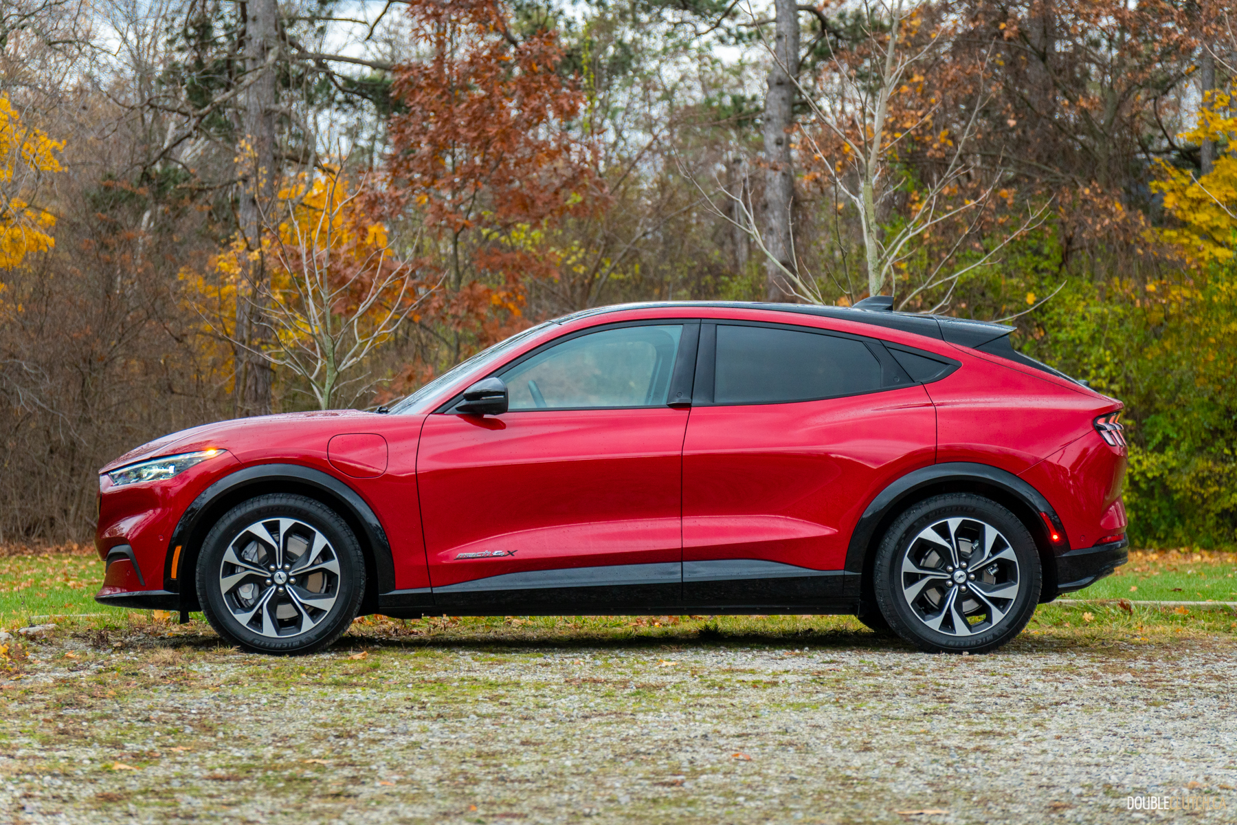 Đây là bản Ford Mustang Mach-E sắp bán tại Việt Nam: Diện mạo khác xe nhập tư, pin khủng, đầy bình có thể chạy Hà Nội - Quảng Bình- Ảnh 7.