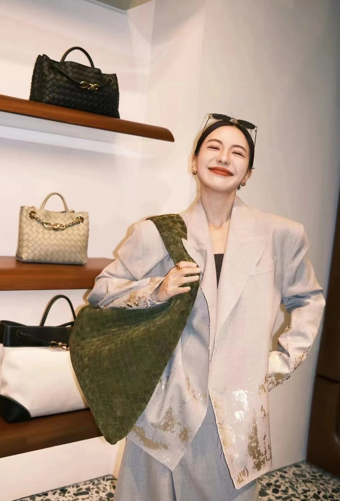 Túi 150 triệu của Bottega dính phốt- Ảnh 13. Túi 150 triệu của Bottega dính phốt- Ảnh 13.