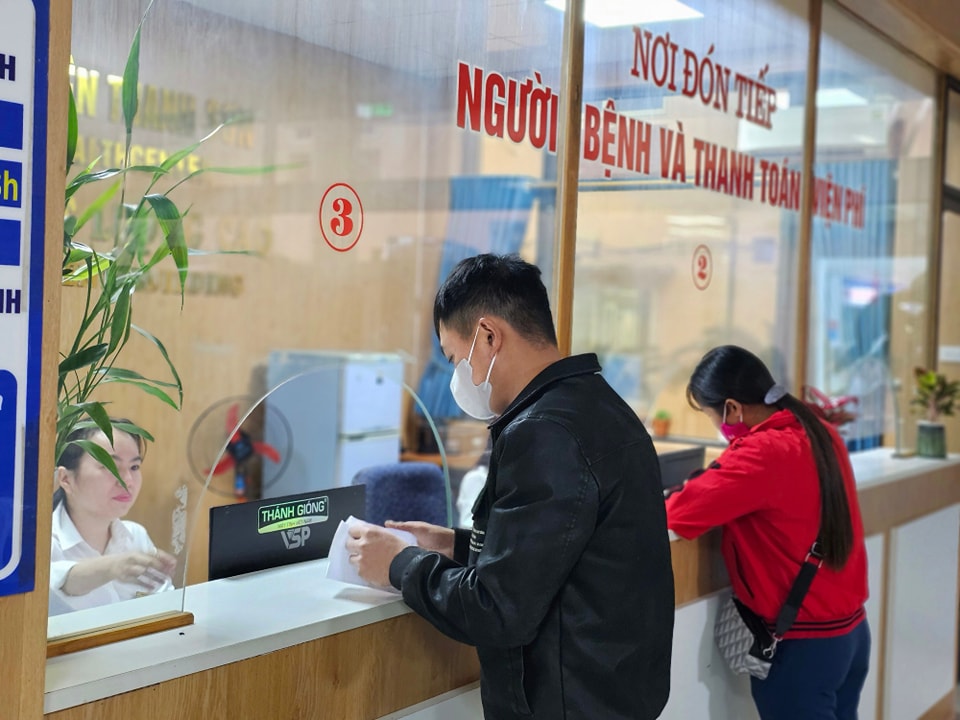 BHYT có thanh toán khi bệnh nhân tự mua thuốc bên ngoài?- Ảnh 2. BHYT có thanh toán khi bệnh nhân tự mua thuốc bên ngoài?- Ảnh 2.
