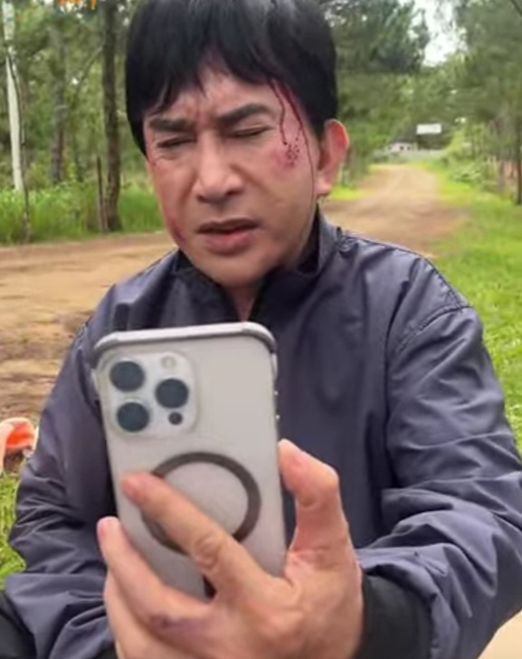 NSƯT Kim Tử Long gặp chấn thương, cả đoàn phim phải ngưng quay- Ảnh 2. NSƯT Kim Tử Long gặp chấn thương, cả đoàn phim phải ngưng quay- Ảnh 2.