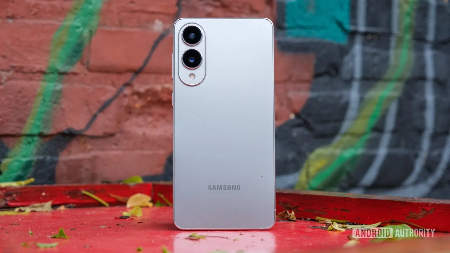Cứ nói tôi là "anti-fan" Samsung cũng được, tôi vẫn giữ nguyên quan điểm điện thoại của họ thật nhàm chán- Ảnh 2.