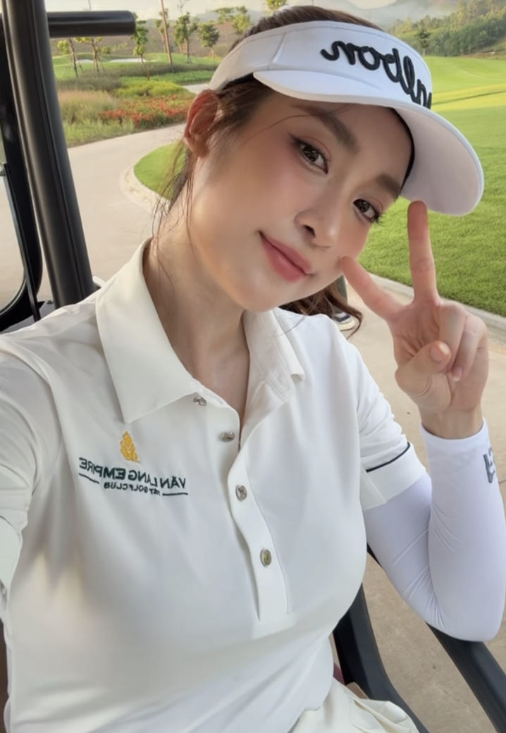 Đỗ Mỹ Linh khoe ảnh chơi môn thể thao quý tộc, nắng gắt cũng không làm lu mờ khí chất Đỗ Mỹ Linh khoe ảnh chơi môn thể thao quý tộc, nắng gắt cũng không làm lu mờ khí chất