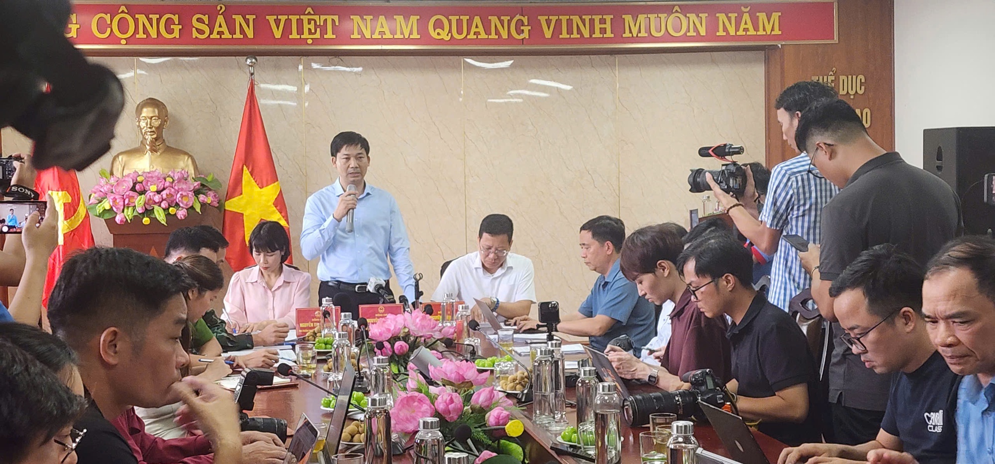 Vụ lật tàu 35 người tử vong, 4 người mất tích: Công an Quảng Ninh nói về khả năng khởi tố vụ án- Ảnh 3. Vụ lật tàu 35 người tử vong, 4 người mất tích: Công an Quảng Ninh nói về khả năng khởi tố vụ án- Ảnh 3.