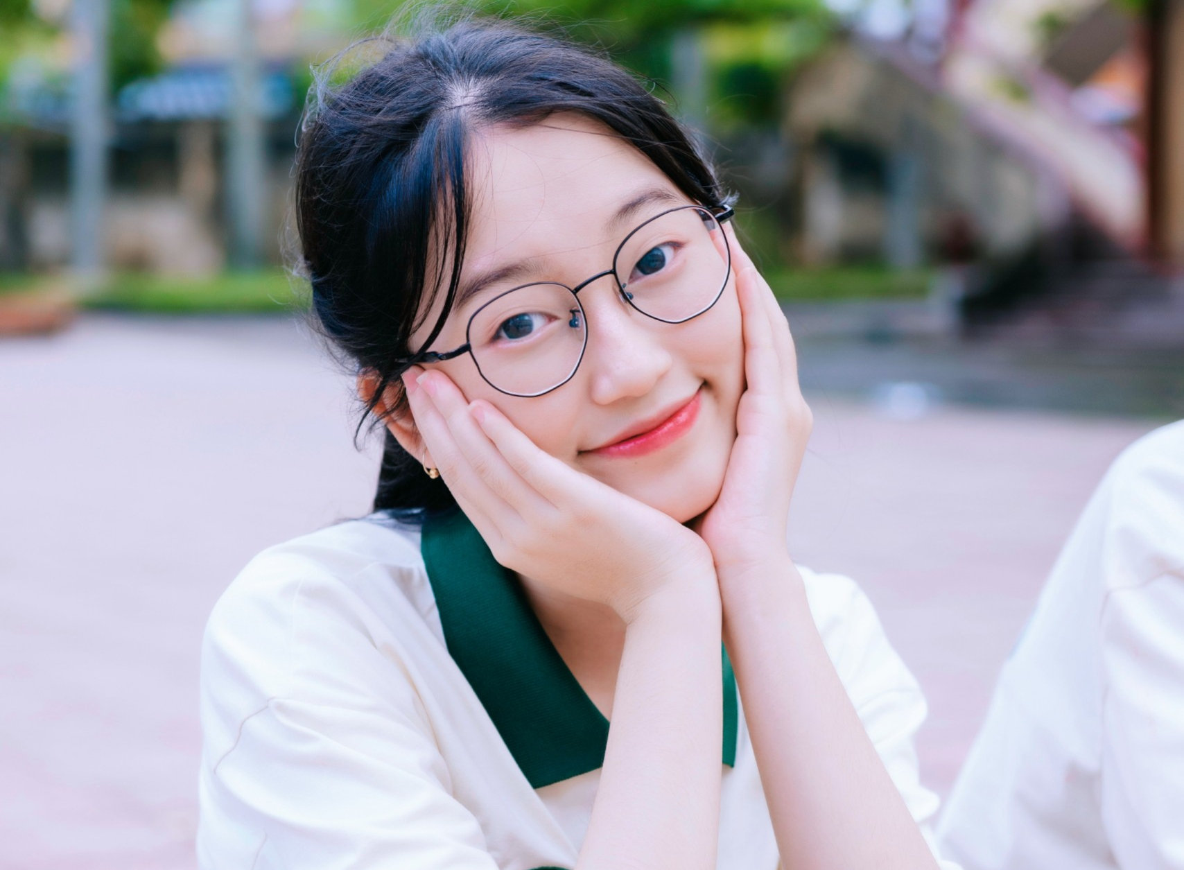 Dàn thủ khoa "hot girl" khiến phụ huynh mát lòng mát dạ, netizen thì xua tay: Xin đừng để bố mẹ tui thấy!- Ảnh 9. Dàn thủ khoa "hot girl" khiến phụ huynh mát lòng mát dạ, netizen thì xua tay: Xin đừng để bố mẹ tui thấy!- Ảnh 9.