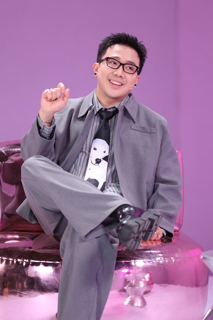 Khán giả mệt mỏi khi Trấn Thành liên tục khóc tại show 'Em xinh say hi'- Ảnh 4.