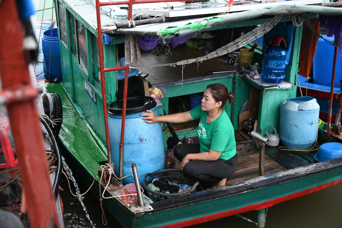 Bão số 3 áp sát: Quảng Ninh di dời gần 10.000 người, đưa 14.000 du khách về bờ- Ảnh 4. Bão số 3 áp sát: Quảng Ninh di dời gần 10.000 người, đưa 14.000 du khách về bờ- Ảnh 4.