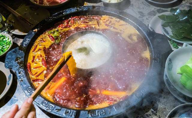 Ba thế hệ trong một gia đình cùng mắc ung thư, bác sĩ tiết lộ: Thói quen ăn "chết người" này chính là nguyên nhân- Ảnh 3.