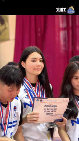 Xem Hạt Dẻ nhà MC Quyền Linh chơi bóng rổ: Chẳng còn hình tượng nàng thơ nhưng vẫn cuốn vô cùng!- Ảnh 6. Xem Hạt Dẻ nhà MC Quyền Linh chơi bóng rổ: Chẳng còn hình tượng nàng thơ nhưng vẫn cuốn vô cùng!- Ảnh 6.