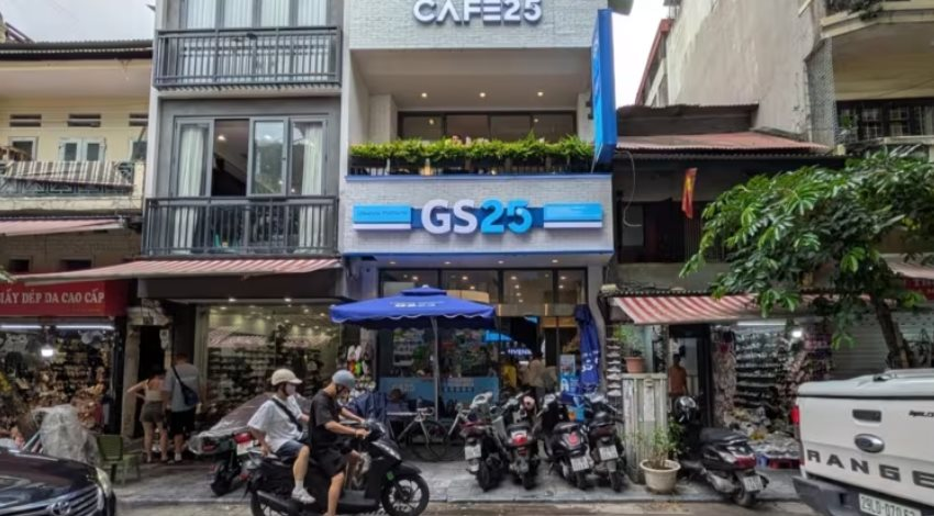 Đại chiến cửa hàng tiện lợi tại Hà Nội: 7-Eleven, GS25 chi đậm 100-200 USD/m2 thuê mặt bằng, đắt ngang ngửa trung tâm Tokyo để mong lật đổ Circle K- Ảnh 1. Đại chiến cửa hàng tiện lợi tại Hà Nội: 7-Eleven, GS25 chi đậm 100-200 USD/m2 thuê mặt bằng, đắt ngang ngửa trung tâm Tokyo để mong lật đổ Circle K- Ảnh 1.