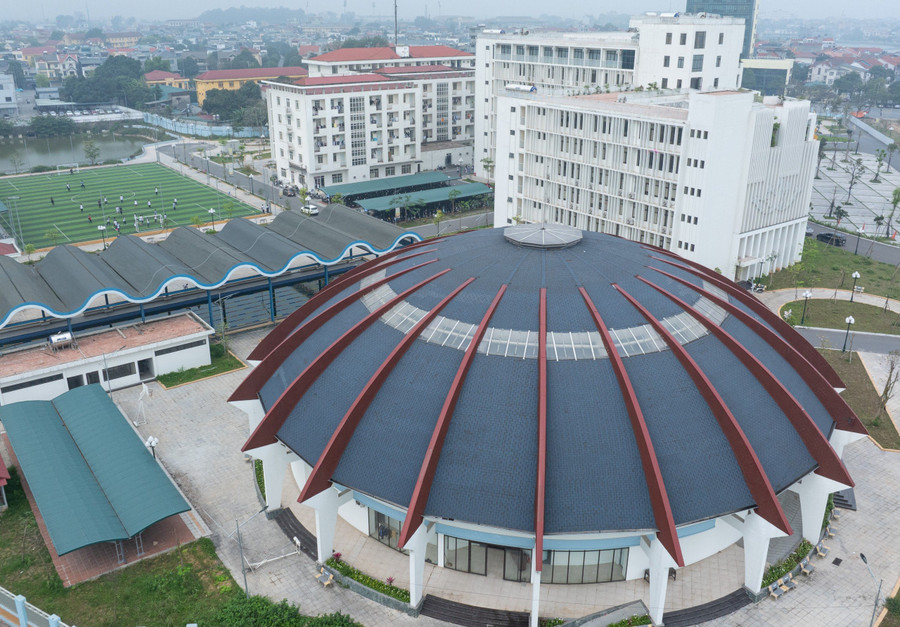 Ngôi trường hơn 450 tỷ của thủ khoa xinh nhất mùa thi tốt nghiệp THPT 2025: "Đỉnh" từ cơ sở vật chất đến chất lượng giáo dục- Ảnh 7.