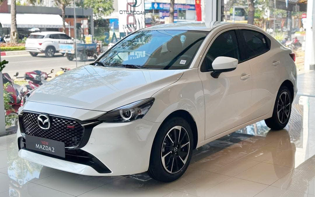 Loạt sedan cỡ B giảm giá mạnh còn hơn 300 triệu đồng tạo sức ép cho Morning, i10: Mazda2 cũng nhập 'cuộc chơi'- Ảnh 1. Loạt sedan cỡ B giảm giá mạnh còn hơn 300 triệu đồng tạo sức ép cho Morning, i10: Mazda2 cũng nhập 'cuộc chơi'- Ảnh 1.