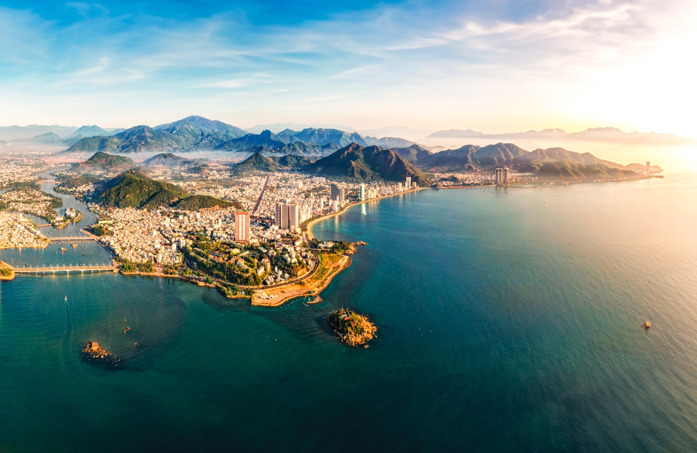 Nha Trang chuyển mình từ thiên đường du lịch đến đô thị vịnh đáng sống- Ảnh 1.