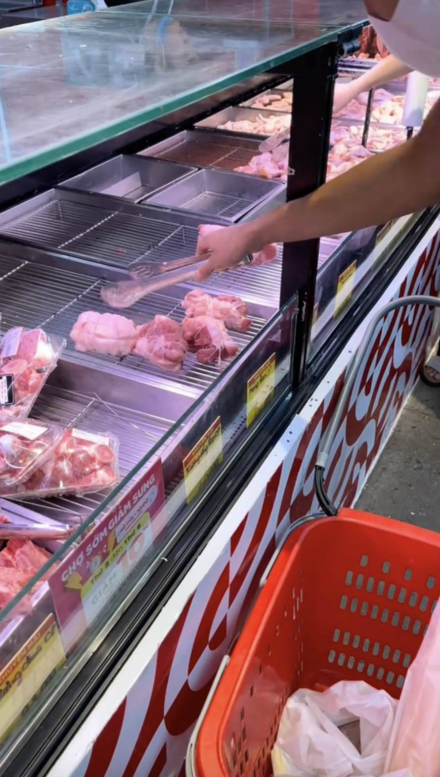 Khung cảnh siêu thị, chợ trước khi bão WIPHA đổ bộ, netizen chia sẻ kinh nghiệm bảo quản thực phẩm- Ảnh 3. Khung cảnh siêu thị, chợ trước khi bão WIPHA đổ bộ, netizen chia sẻ kinh nghiệm bảo quản thực phẩm- Ảnh 3.