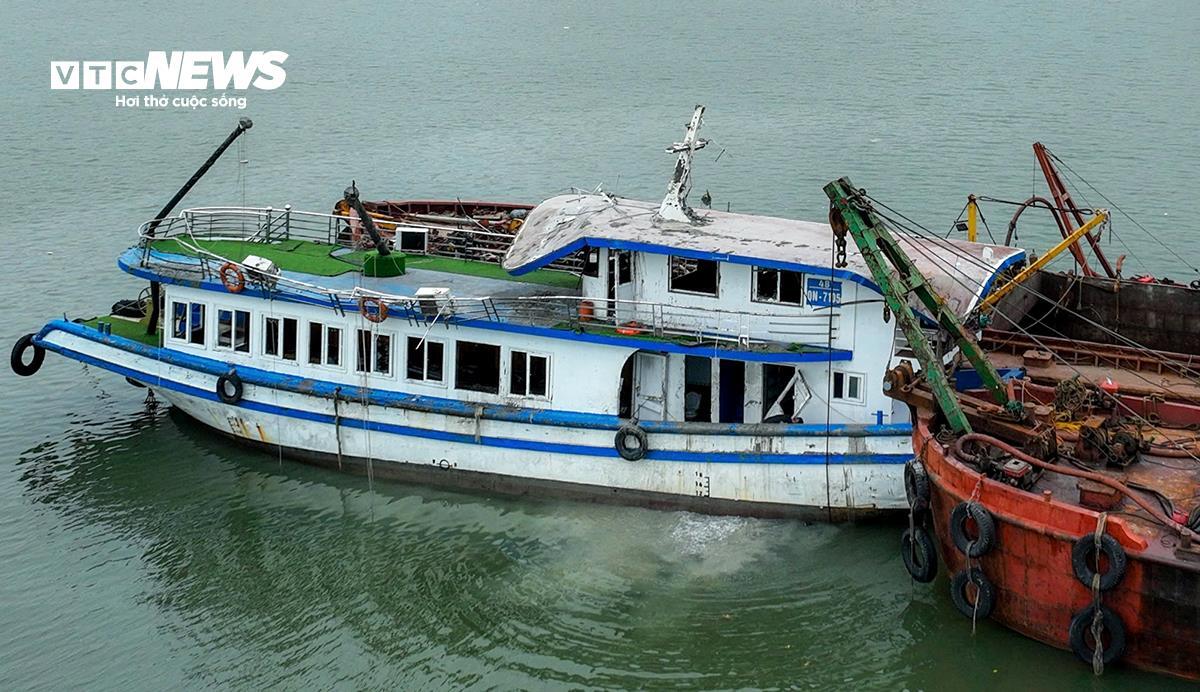 Hình ảnh bên trong tàu du lịch Vịnh Xanh sau tai nạn 36 người chết- Ảnh 2. Hình ảnh bên trong tàu du lịch Vịnh Xanh sau tai nạn 36 người chết- Ảnh 2.