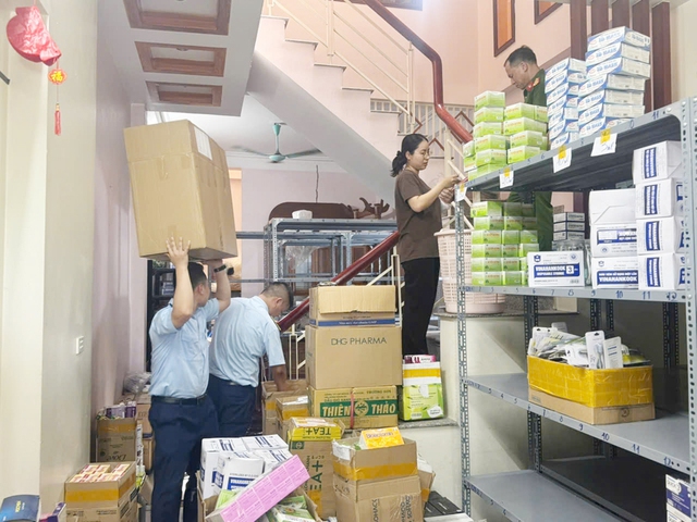 Tạm hoãn xuất cảnh đối với Nguyễn Anh Tú và Bùi Thị Hằng- Ảnh 1. Tạm hoãn xuất cảnh đối với Nguyễn Anh Tú và Bùi Thị Hằng- Ảnh 1.