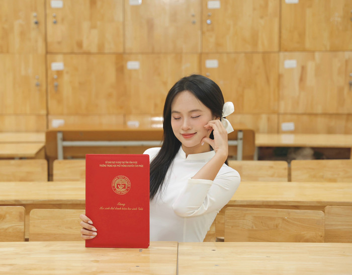 Dàn thủ khoa "hot girl" khiến phụ huynh mát lòng mát dạ, netizen thì xua tay: Xin đừng để bố mẹ tui thấy!- Ảnh 6. Dàn thủ khoa "hot girl" khiến phụ huynh mát lòng mát dạ, netizen thì xua tay: Xin đừng để bố mẹ tui thấy!- Ảnh 6.
