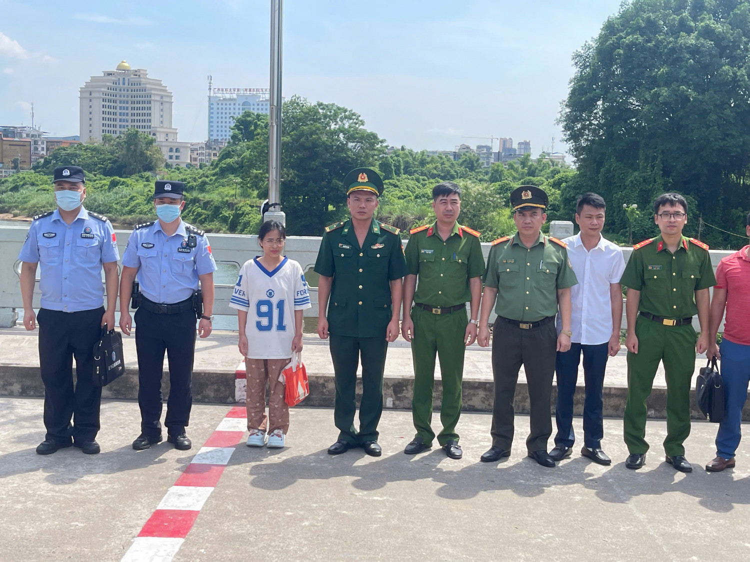 Bắt giữ Nguyễn Thị Trang lừa đảo hơn 100 tỷ đồng- Ảnh 1. Bắt giữ Nguyễn Thị Trang lừa đảo hơn 100 tỷ đồng- Ảnh 1.