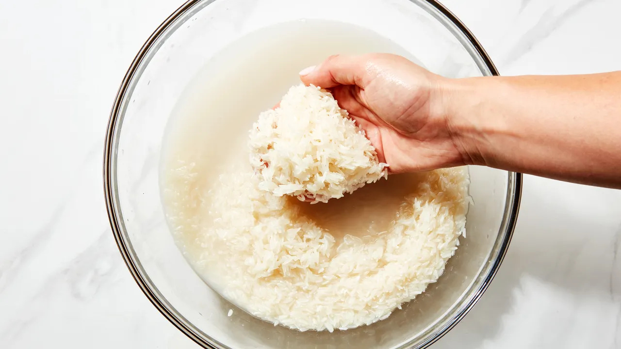 Sự thật mất lòng: 3 sai lầm khi vo gạo nhiều người vì "tiện tay" mà đầu độc cả gia đình- Ảnh 3. Sự thật mất lòng: 3 sai lầm khi vo gạo nhiều người vì "tiện tay" mà đầu độc cả gia đình- Ảnh 3.