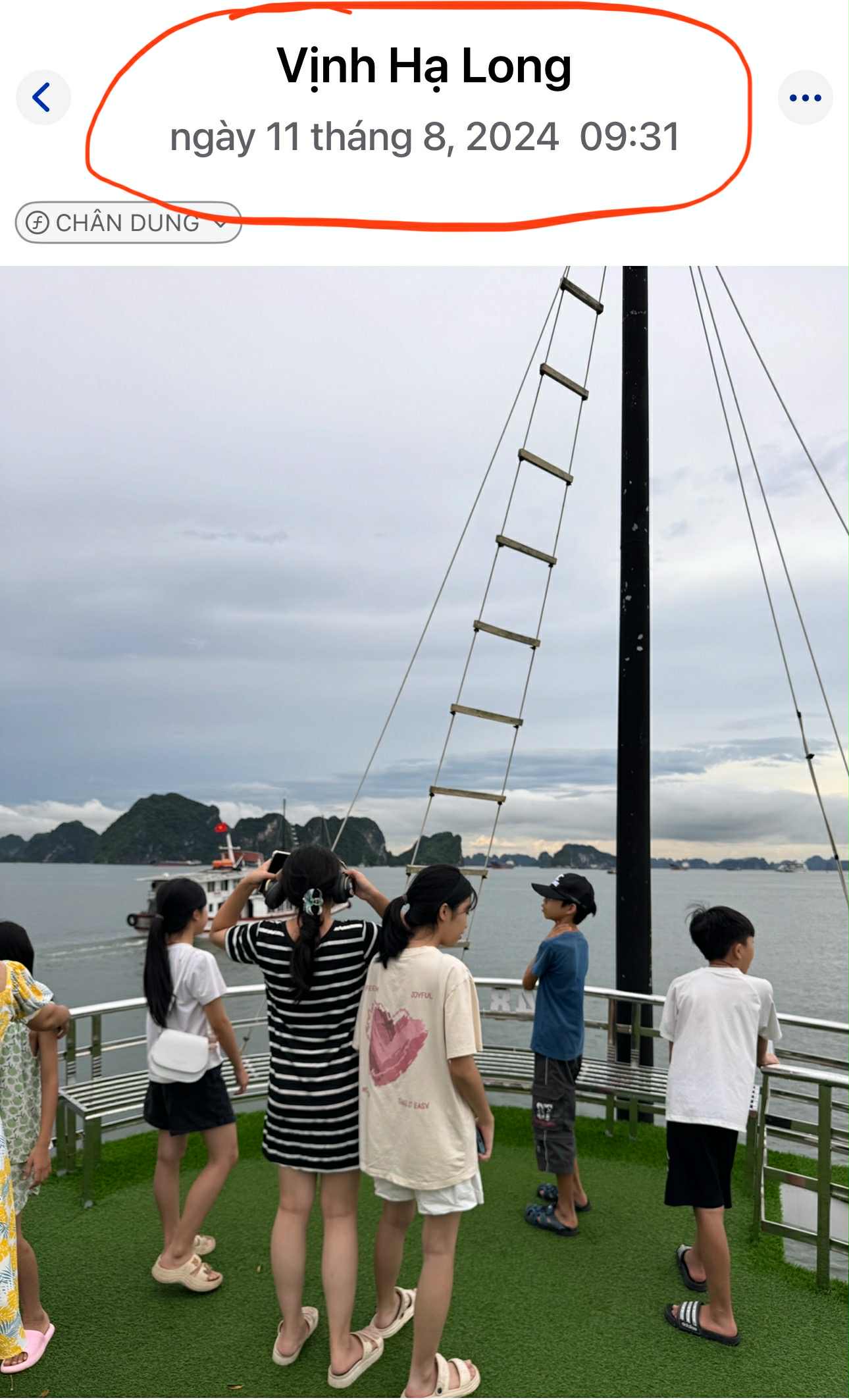 Phẫn nộ vì bức ảnh du lịch năm 2024 của các em nhỏ bị xuyên tạc thành “khoảnh khắc cuối cùng” trước vụ lật tàu ở Hạ Long- Ảnh 5. Phẫn nộ vì bức ảnh du lịch năm 2024 của các em nhỏ bị xuyên tạc thành “khoảnh khắc cuối cùng” trước vụ lật tàu ở Hạ Long- Ảnh 5.