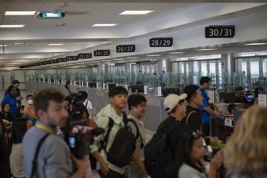 Nóng: Mỹ áp phí mới với du khách xin thị thực, không được miễn trừ và phải nộp khi cấp visa- Ảnh 1. Nóng: Mỹ áp phí mới với du khách xin thị thực, không được miễn trừ và phải nộp khi cấp visa- Ảnh 1.