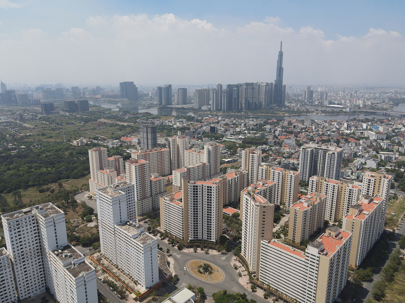 Người mua khó tiếp cận vì BĐS thiếu hụt nguồn cung, neo giá cao- Ảnh 1. Người mua khó tiếp cận vì BĐS thiếu hụt nguồn cung, neo giá cao- Ảnh 1.