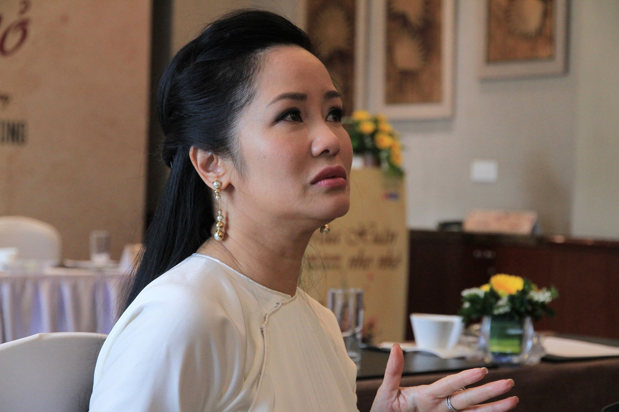 Nữ ca sĩ muốn được trở về Hà Nội sau khi qua đời, hòa tro cốt vào sông Hồng: "Tôi khóc nức nở"- Ảnh 2. Nữ ca sĩ muốn được trở về Hà Nội sau khi qua đời, hòa tro cốt vào sông Hồng: "Tôi khóc nức nở"- Ảnh 2.
