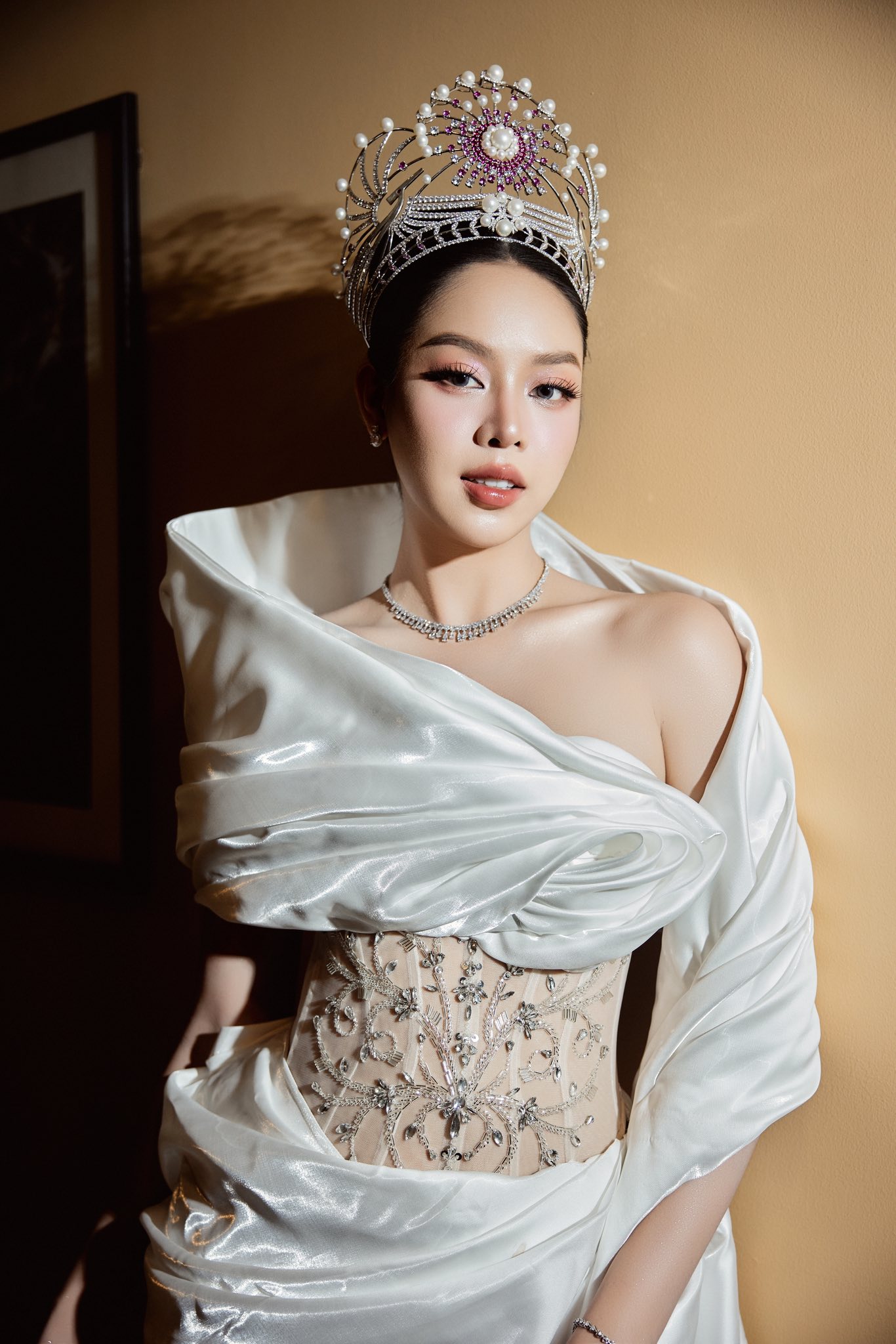 Tiểu Vy mất danh hiệu "Hoa hậu đẹp nhất Việt Nam" vào tay cô gái này?- Ảnh 11. Tiểu Vy mất danh hiệu "Hoa hậu đẹp nhất Việt Nam" vào tay cô gái này?- Ảnh 11.