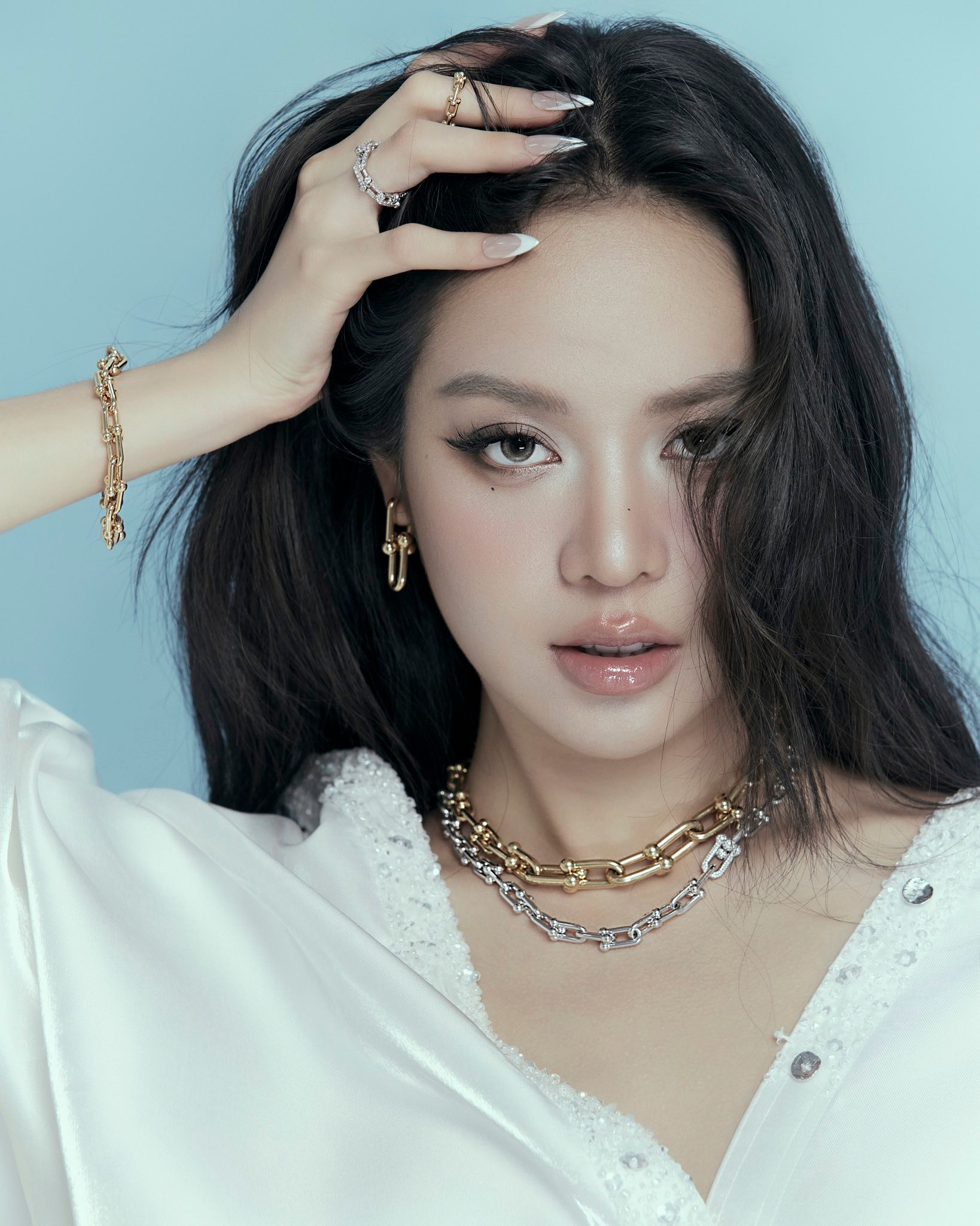 Tiểu Vy mất danh hiệu "Hoa hậu đẹp nhất Việt Nam" vào tay cô gái này?- Ảnh 7. Tiểu Vy mất danh hiệu "Hoa hậu đẹp nhất Việt Nam" vào tay cô gái này?- Ảnh 7.