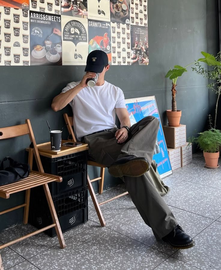 5 tư thế, dáng người "bóc mẽ" người có EQ thấp- Ảnh 2.