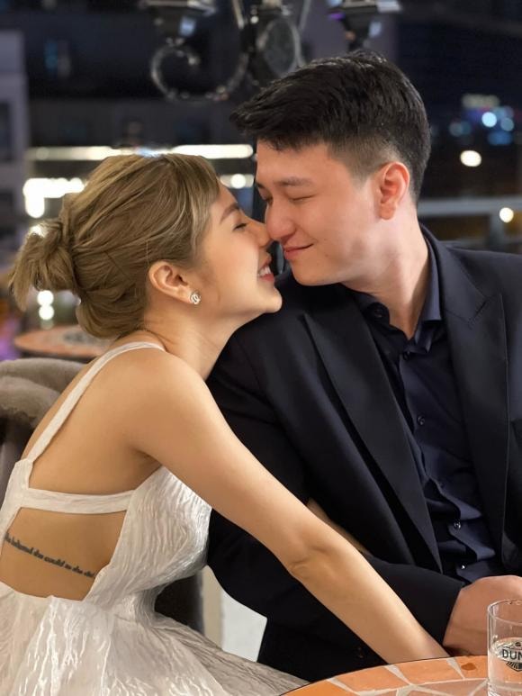 Chuyện tình của nam diễn viên Việt nổi tiếng với mẹ đơn thân hơn 6 tuổi, có 1 con riêng- Ảnh 2. Chuyện tình của nam diễn viên Việt nổi tiếng với mẹ đơn thân hơn 6 tuổi, có 1 con riêng- Ảnh 2.
