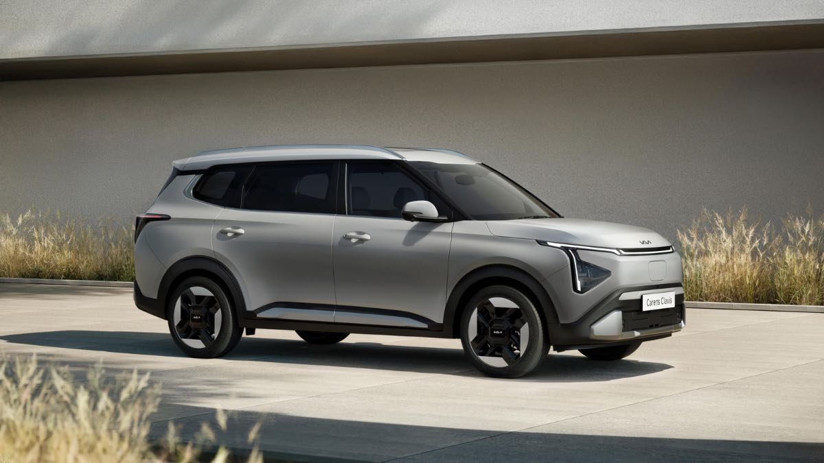 Kia Carens bản điện giá quy đổi gần 550 triệu đồng mở bán từ hôm nay, có cơ hội về Việt Nam khi xe xăng sắp bị hạn chế- Ảnh 1. Kia Carens bản điện giá quy đổi gần 550 triệu đồng mở bán từ hôm nay, có cơ hội về Việt Nam khi xe xăng sắp bị hạn chế- Ảnh 1.