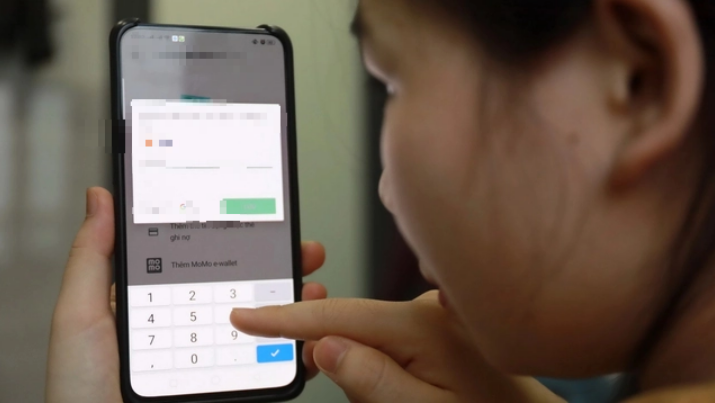 Không mua hàng online vẫn nhận được tin nhắn “giao hàng trễ” từ shipper, người phụ nữ mất ngay 131 triệu đồng khi thao tác huỷ 1 loại dịch vụ- Ảnh 1. Không mua hàng online vẫn nhận được tin nhắn “giao hàng trễ” từ shipper, người phụ nữ mất ngay 131 triệu đồng khi thao tác huỷ 1 loại dịch vụ- Ảnh 1.
