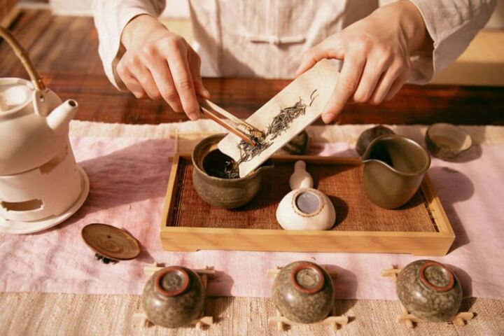 Lớp học ban đêm ở Trung Quốc - nơi giới trẻ tìm cách giảm áp lực cuộc sống- Ảnh 1. Lớp học ban đêm ở Trung Quốc - nơi giới trẻ tìm cách giảm áp lực cuộc sống- Ảnh 1.