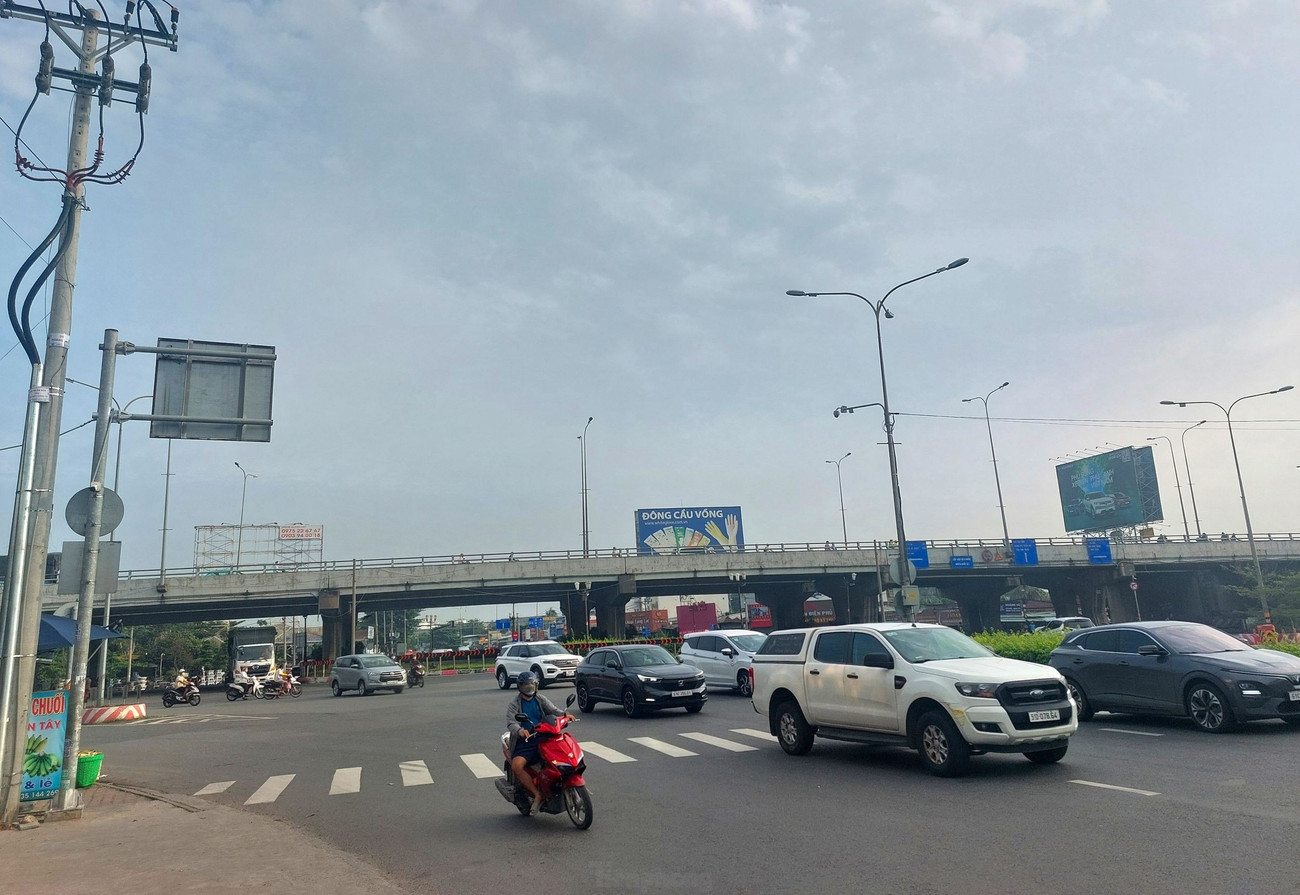 Hơn 12.000 tỷ đồng mở rộng quốc lộ 13, khơi thông cửa ngõ Đông Bắc TPHCM- Ảnh 7. Hơn 12.000 tỷ đồng mở rộng quốc lộ 13, khơi thông cửa ngõ Đông Bắc TPHCM- Ảnh 7.