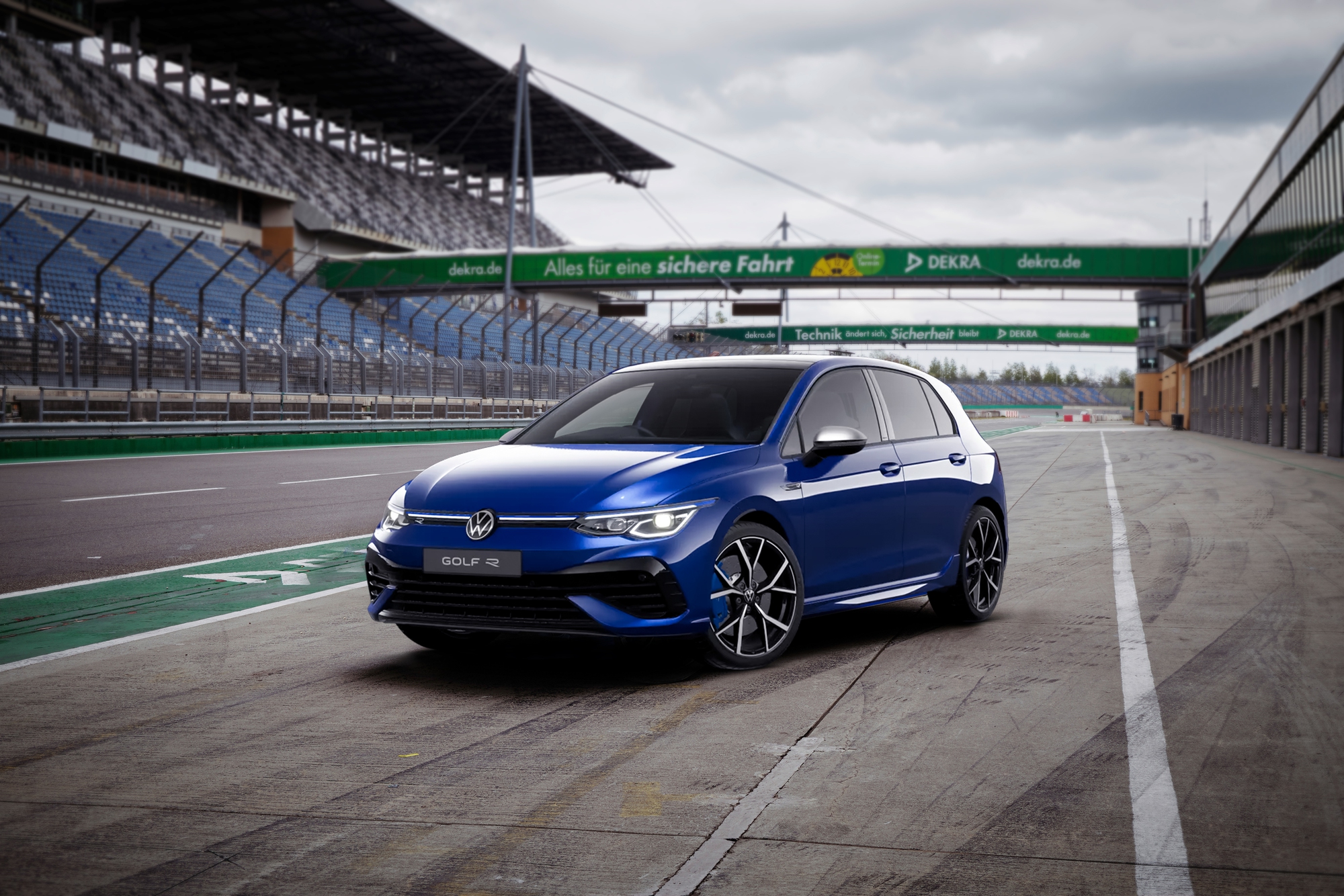 VW Golf giá cao nhất gần 1,9 tỷ đồng: ‘Không gánh doanh số, mà có thể để gõ đầu Civic Type R’- Ảnh 3. VW Golf giá cao nhất gần 1,9 tỷ đồng: ‘Không gánh doanh số, mà có thể để gõ đầu Civic Type R’- Ảnh 3.