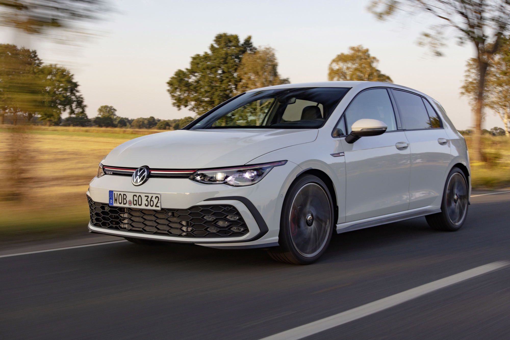 VW Golf giá cao nhất gần 1,9 tỷ đồng: ‘Không gánh doanh số, mà có thể để gõ đầu Civic Type R’- Ảnh 4. VW Golf giá cao nhất gần 1,9 tỷ đồng: ‘Không gánh doanh số, mà có thể để gõ đầu Civic Type R’- Ảnh 4.