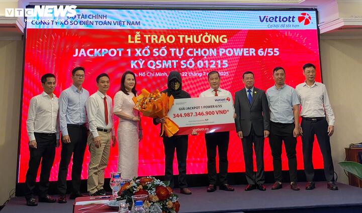 Người ẵm giải độc đắc lớn nhất từ trước đến nay: Vợ tôi sốc, không tin nổi- Ảnh 1. Người ẵm giải độc đắc lớn nhất từ trước đến nay: Vợ tôi sốc, không tin nổi- Ảnh 1.